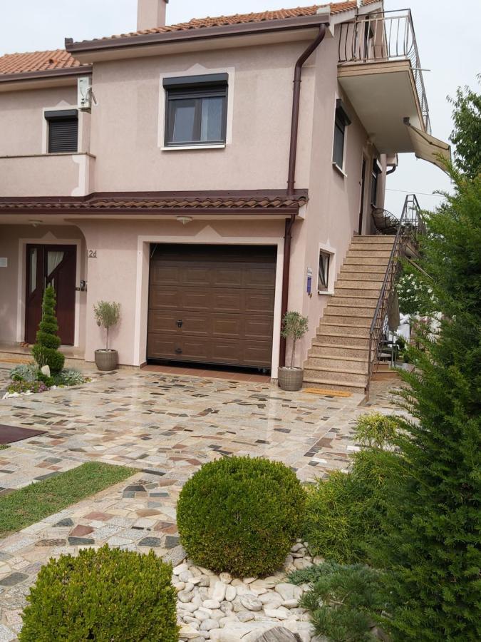 Ferienwohnung Mit 2 Schlafzimmer Oder Studio Apartment - Istrien-Fiorini Brtonigla Luaran gambar