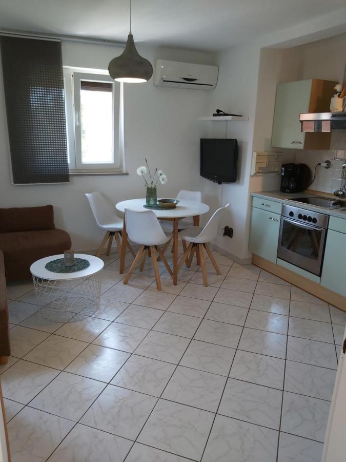 Ferienwohnung Mit 2 Schlafzimmer Oder Studio Apartment - Istrien-Fiorini Brtonigla Luaran gambar