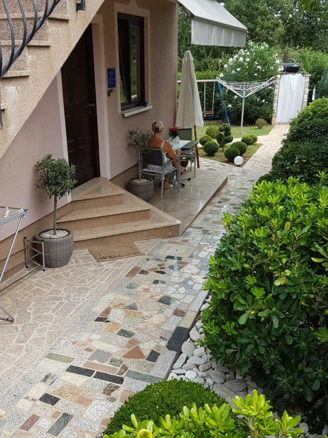 Ferienwohnung Mit 2 Schlafzimmer Oder Studio Apartment - Istrien-Fiorini Brtonigla Luaran gambar